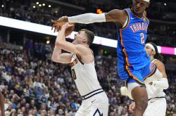 英雄联盟总决赛直播-包含最新战报：NBA豪取连胜，冠军在望的词条