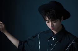 LOL决赛-冰与火之歌，当德文·布克在季后赛之夜摘下常规赛的面具