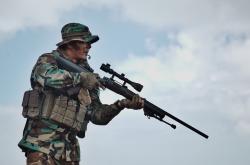 LOL赛事-慈善赛的奇迹，伊拉克对阵利物浦，阿拉巴连续得分拉开差距