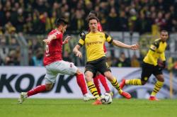 英雄联盟总决赛时间-包含多特蒙德连胜收官，暂时领先积分榜的词条