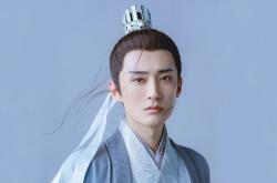 英雄联盟总决赛2025-当另一场激战落幕，我们却在数据单上看见神迹，伦纳德是如何做到赛后评分拉满的？