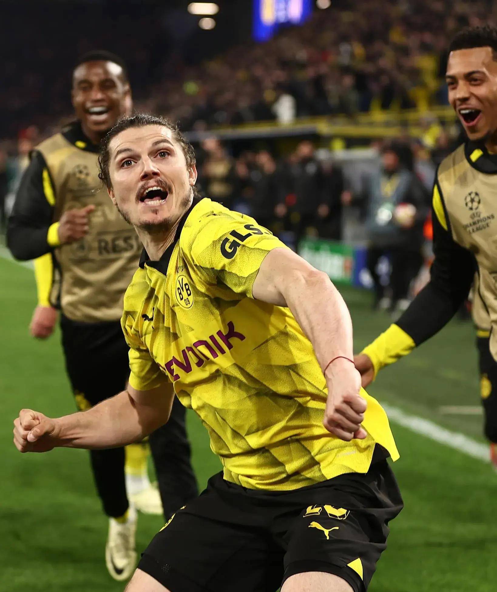 多特蒙德队在攻守两端都表现出色 多特蒙德队在攻守两端都表现出色