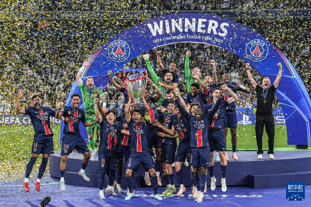 国际米兰队客场大胜对手，笑傲法甲赛场