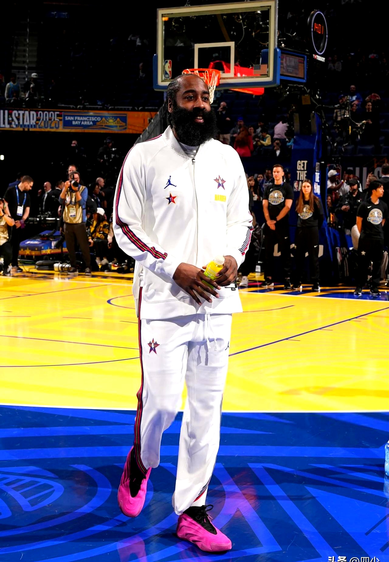 包含火箭完胜人，哈登火爆独揽分的词条