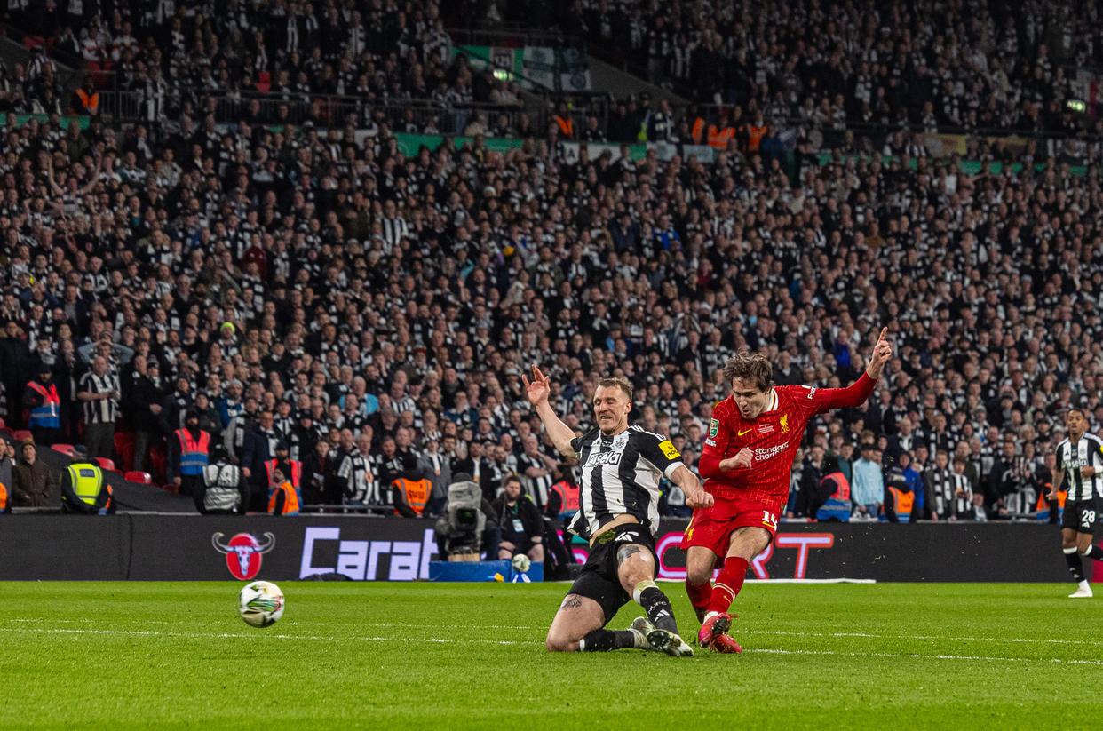 纽卡斯尔联手逆转比分，斩获宝贵胜利的简单介绍