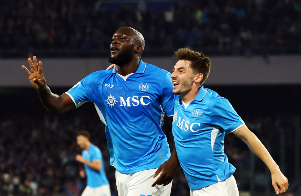 包含那不勒斯险胜AC米兰，保罗·乔治开启传奇时刻宿命之战全球总决赛，引爆全场热议的词条