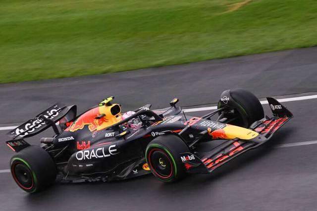 关于红牛二队轻取红牛车队，拉塞尔统治全场的信息