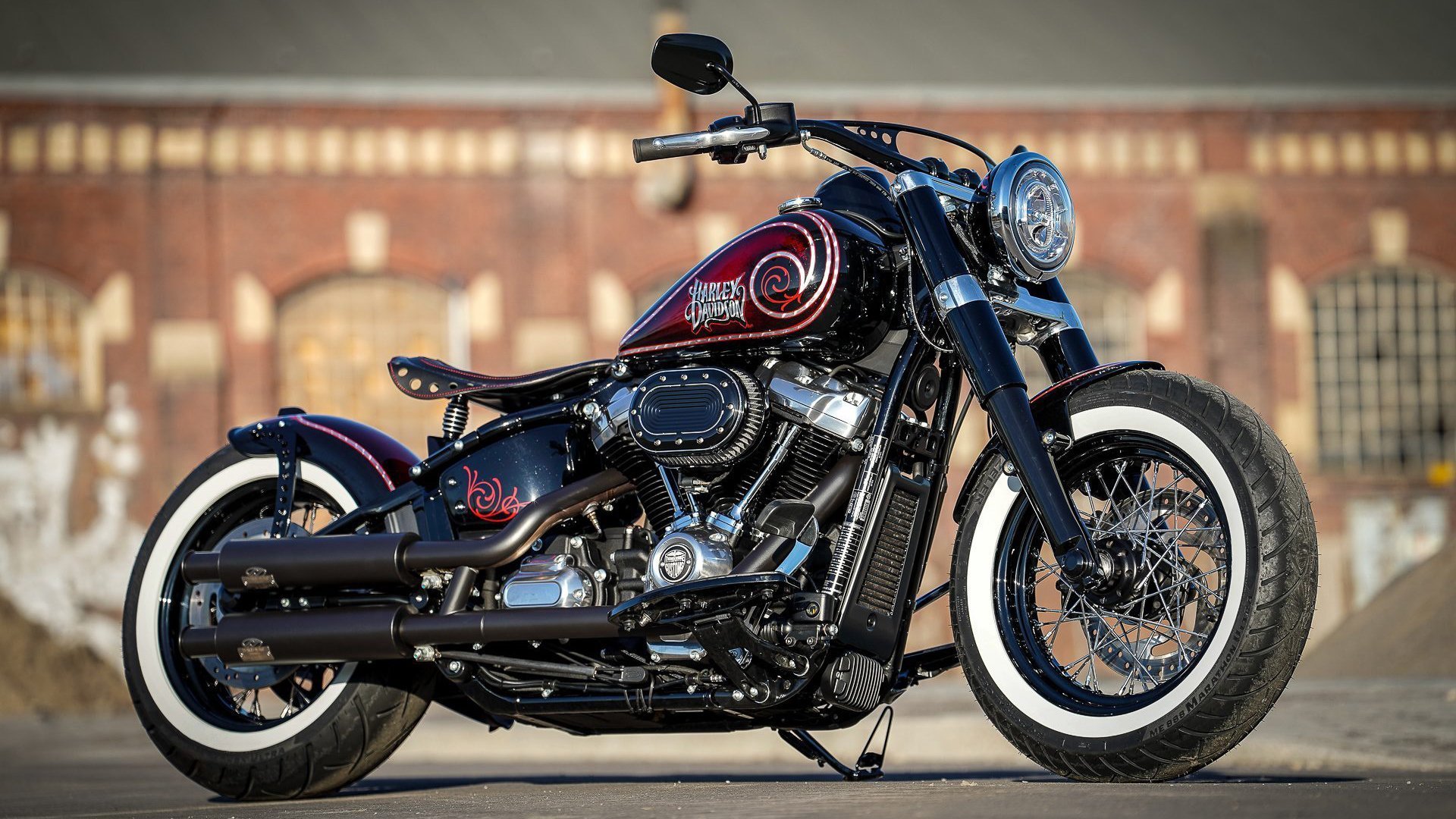 绿茵与硬木,双战场的争冠突围记